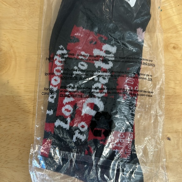 Scream Ghost Face Chibi Bundle: Enamel Pin and Crew Socks - Picture 15 of 16